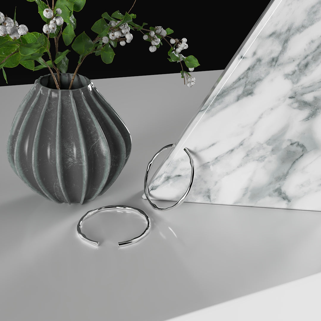 Dicke verstellbare Armspange aus 925er Silber mit unregelmäßiger Form